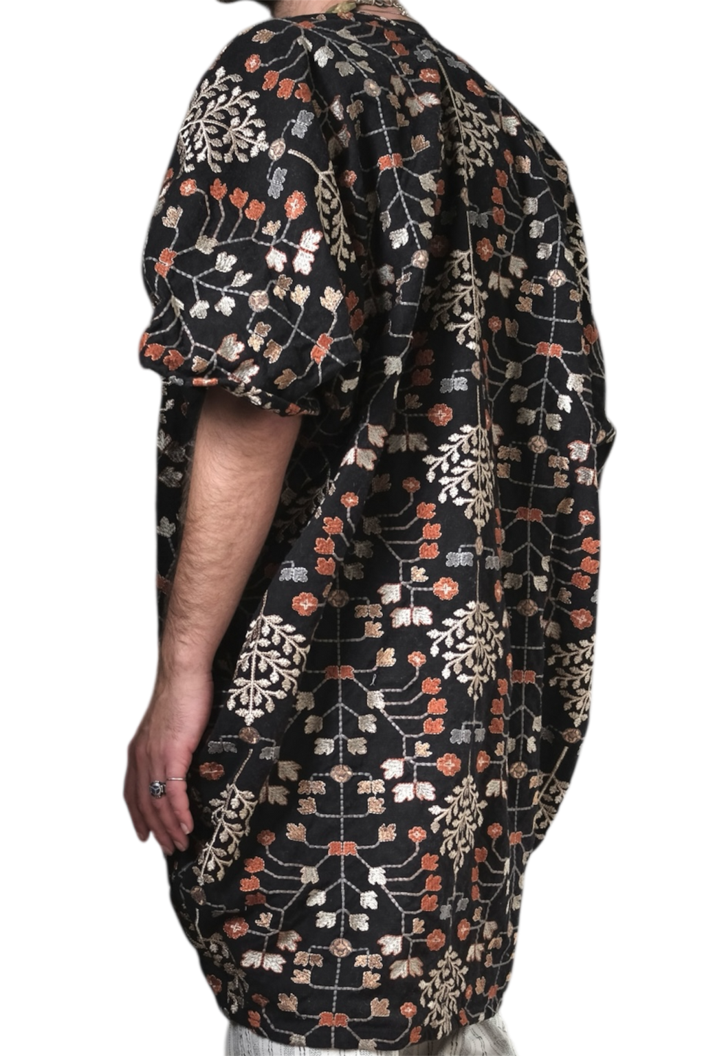 Embroidered Linen Aba