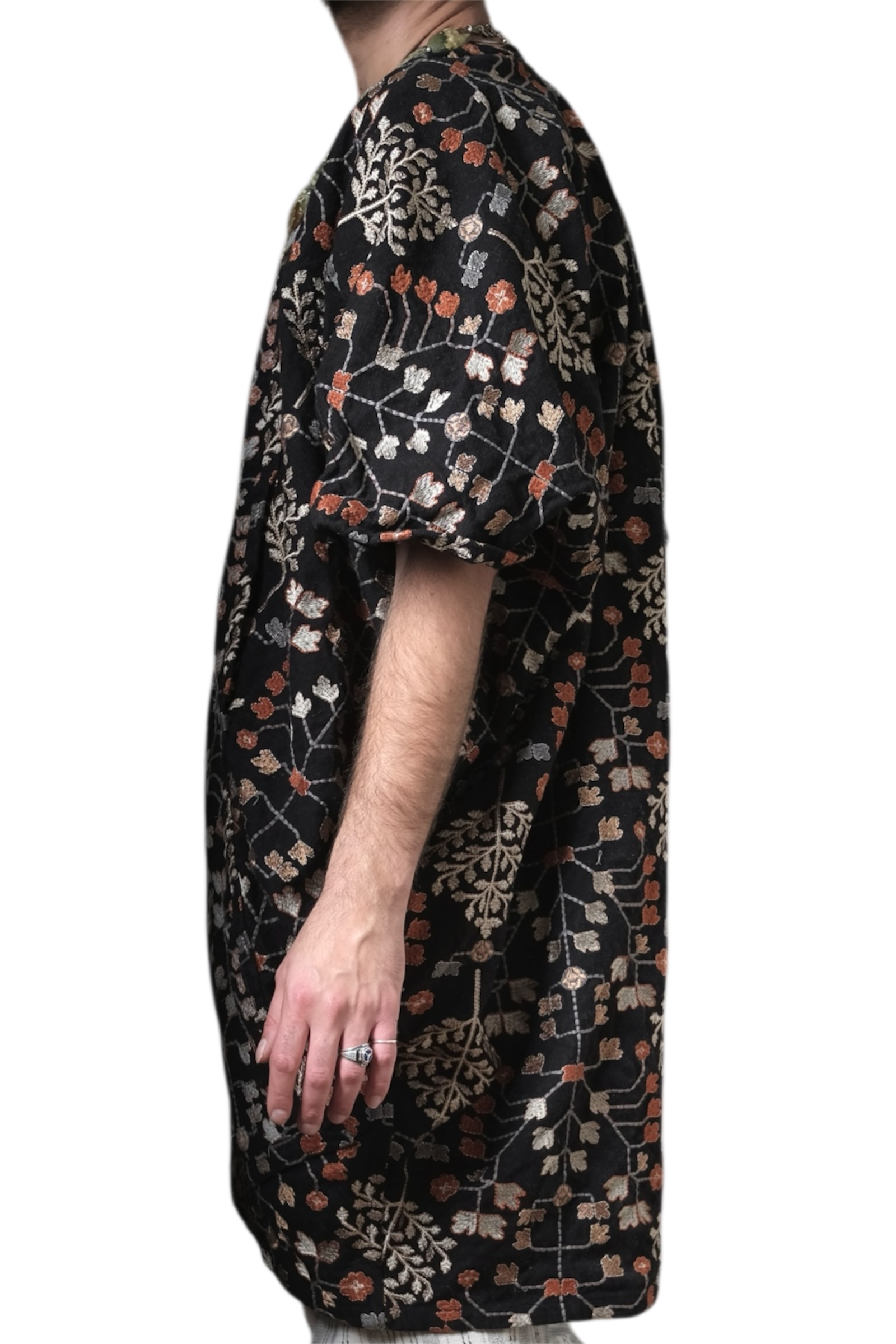 Embroidered Linen Aba